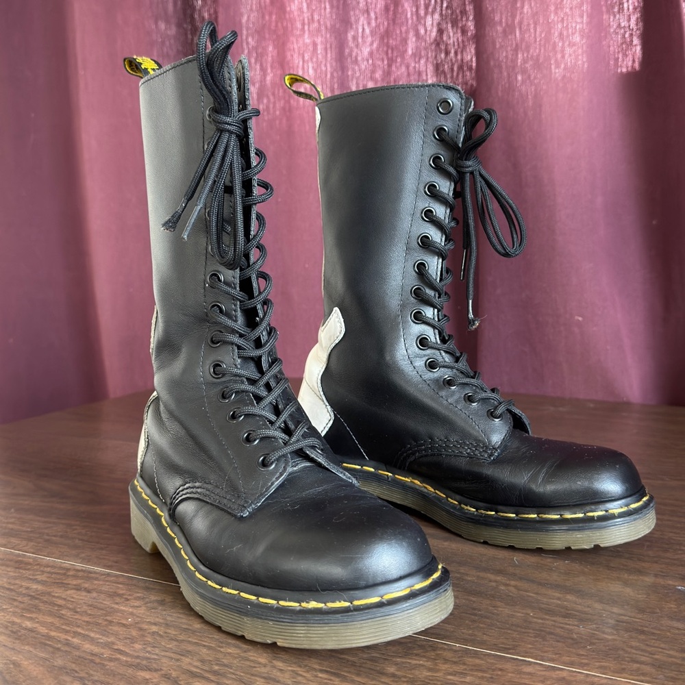 Dr. Martens Rocker 1914 Guitar Boots Black White 14 Eye Leather US 6